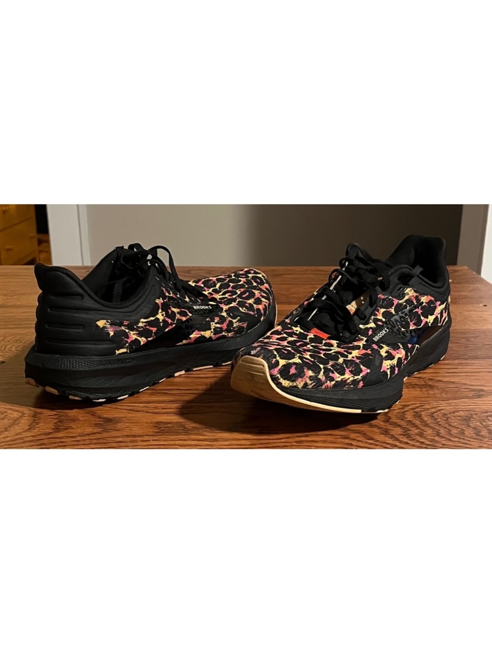 Brooks Running Shoes Size 9 Leopard Print
